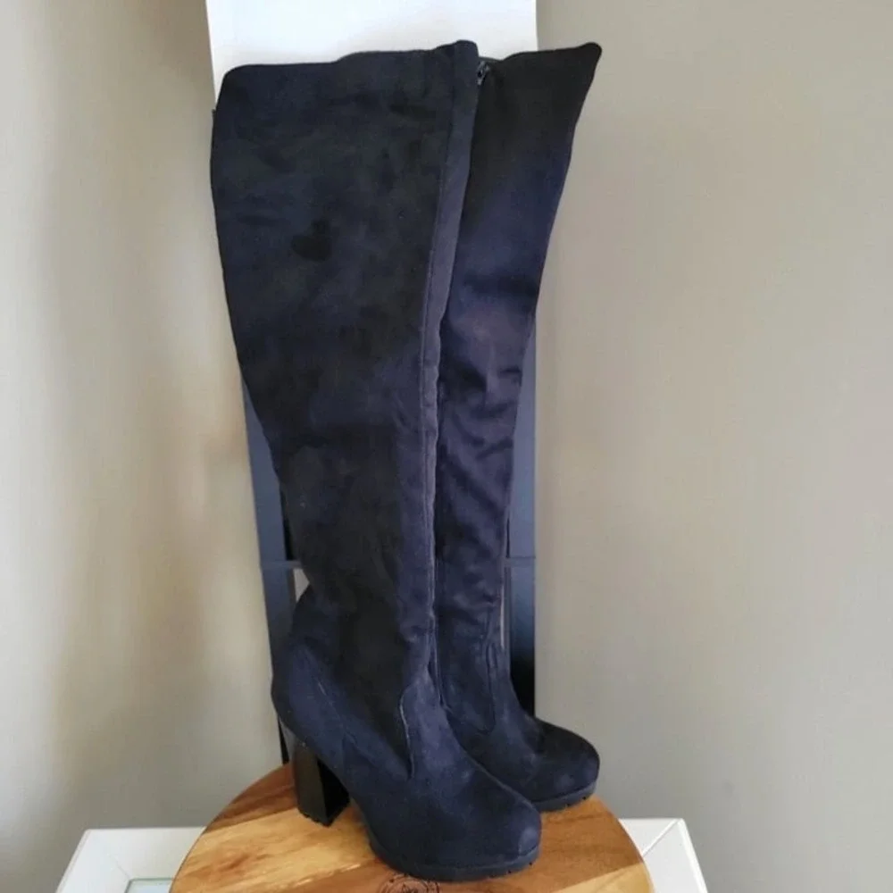 Bamboo Black Gaby-12 Over-the-Knee Chunky  Boot Faux Suede- US 10